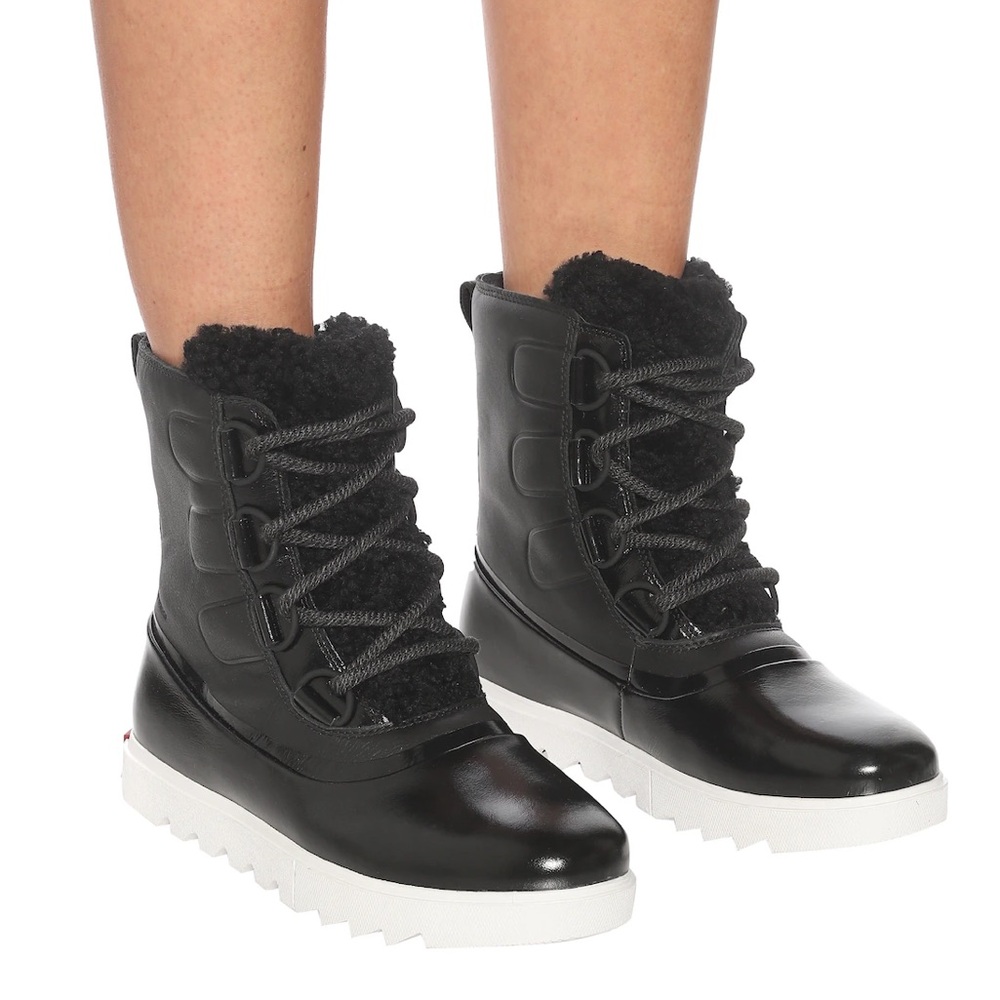 SOREL WOMEN'S JOAN OF ARCTIC™ NEXT LITE BOOT Size: 7.5 in Black Waterproof NWT.